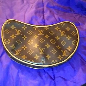 Knockoff Louis Vitton large pouch